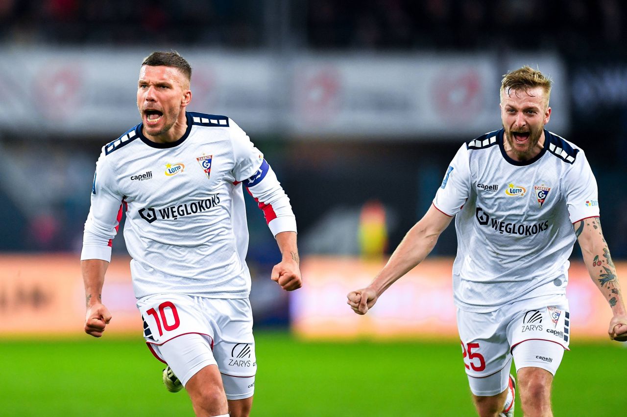 Campionul mondial Lukas Podolski, ca în tinerețe! 2 goluri și o pasă decisivă în ultimele 3 etape la 39 de ani_1