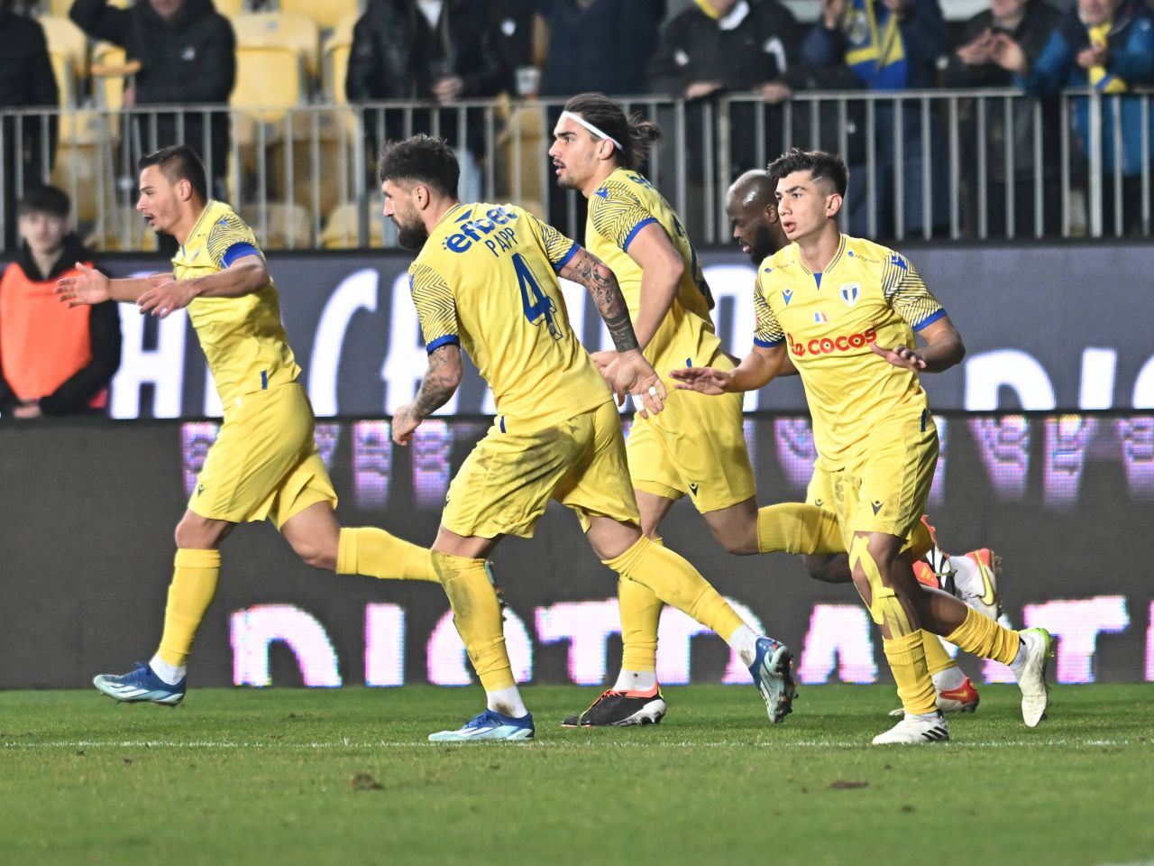 UTA Arad - Petrolul Ploiești 1-0 | Formația lui Mircea Rednic, cu un pas mai aproape de play-off_1