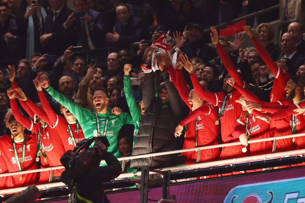 Party pe Wembley! Jurgen Klopp și jucătorii lui Liverpool s-au pozat cu trofeul Carabao Cup_2