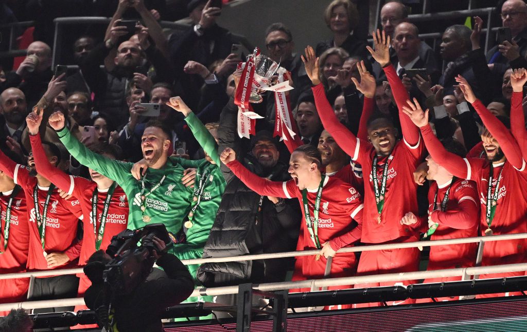 Party pe Wembley! Jurgen Klopp și jucătorii lui Liverpool s-au pozat cu trofeul Carabao Cup_8