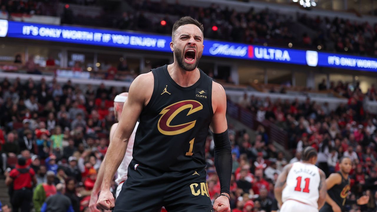 Max Strus buzzer beater Cleveland Cavaliers luka doncic NBA