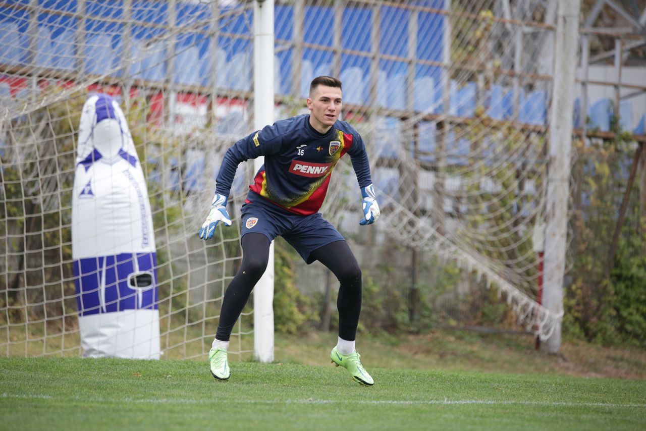 Portarul naționalei României a fost transferul anului, dar are o ”valoare incertă”, iar clubul caută un nou goalkeeper!_4