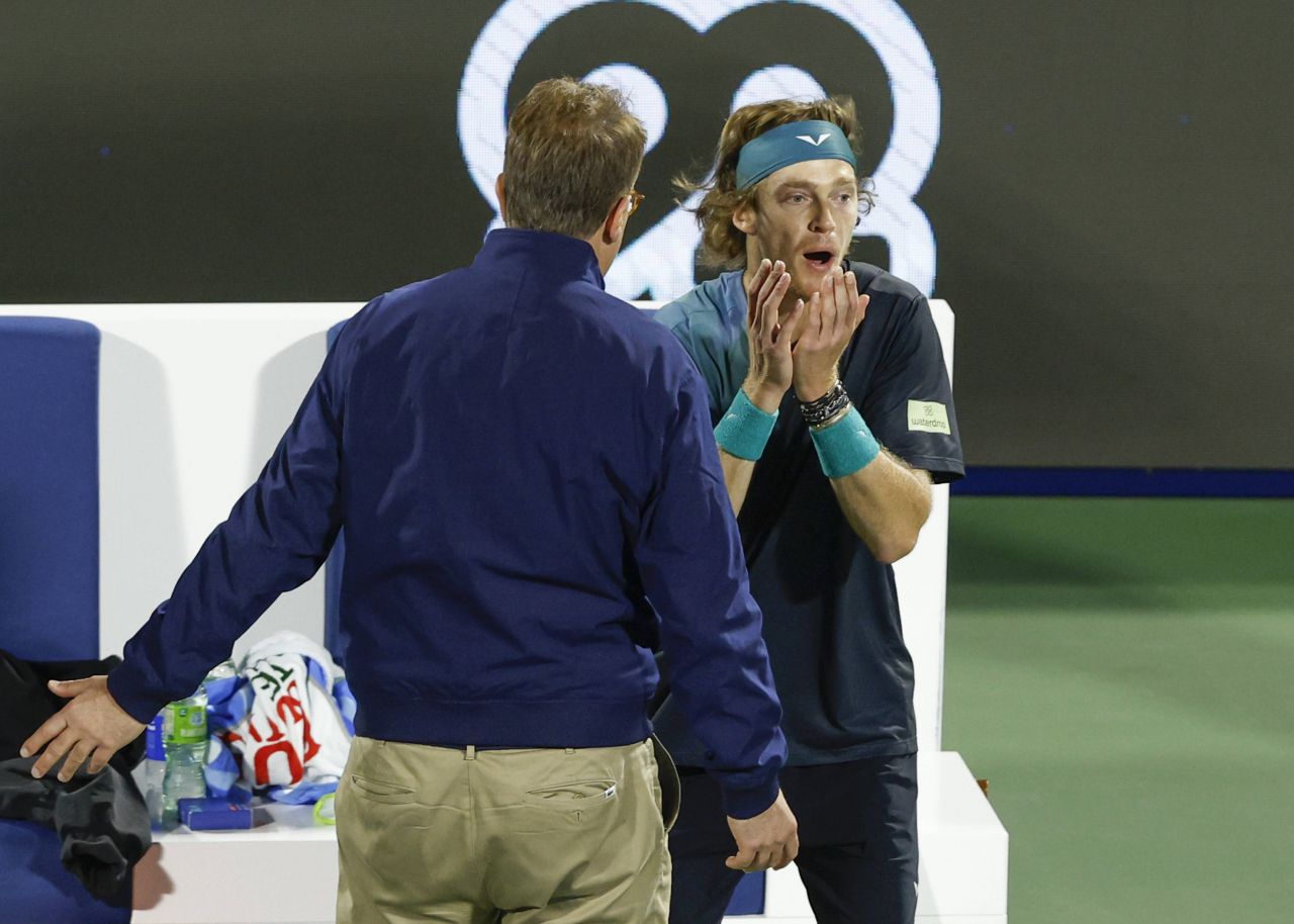 Momente uluitoare la ATP Dubai: Andrey Rublev, descalificat după o criză de nervi_5