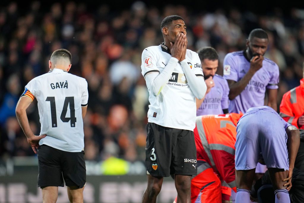 Imagini cutremurătoare! Accidentare horror în Valencia - Real Madrid: jucătorii au rămas încremeniți pe teren_6