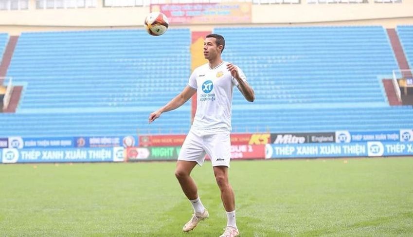 Lucas Alves Dinamo Nam Dinh FC Song Lam Nghe An Vietnam
