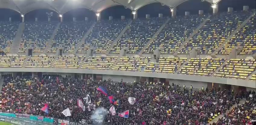 Atmosferă superbă la FCSB - Petrolul Ploiești! Fanii vicecampioanei au aruncat cu materiale pirotehnice în debutul meciului_14