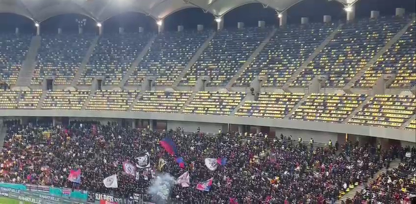 Atmosferă superbă la FCSB - Petrolul Ploiești! Fanii vicecampioanei au aruncat cu materiale pirotehnice în debutul meciului_15