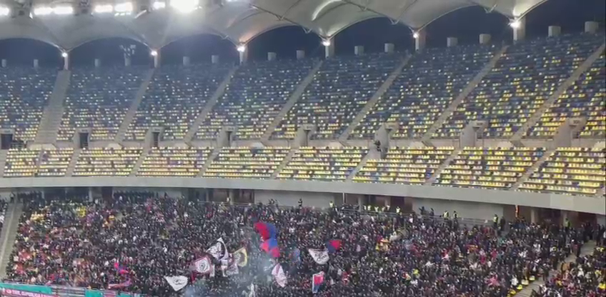 Atmosferă superbă la FCSB - Petrolul Ploiești! Fanii vicecampioanei au aruncat cu materiale pirotehnice în debutul meciului_20