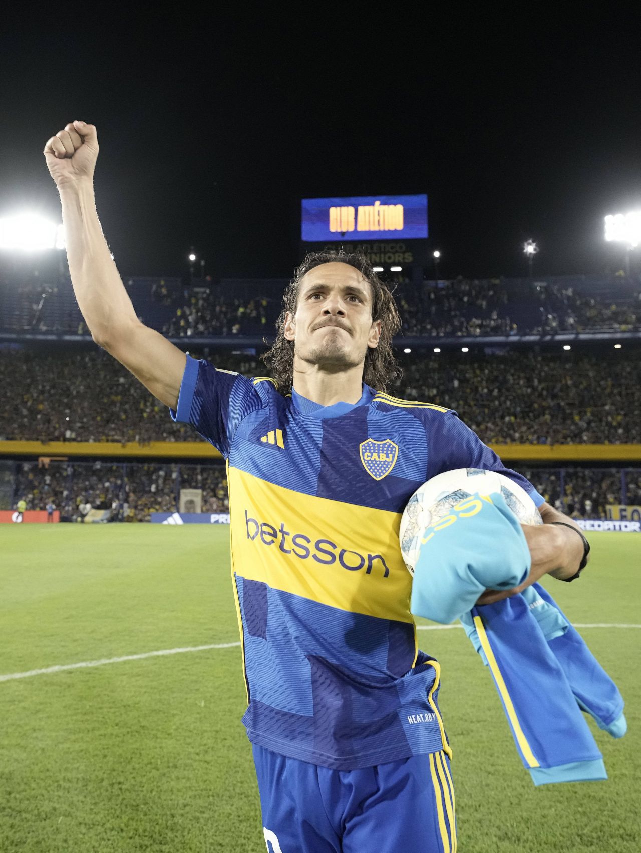 S-a întors „El Matador” Cavani, la 37 de ani: a marcat în numai 16 minute cât în ultimele opt luni_2