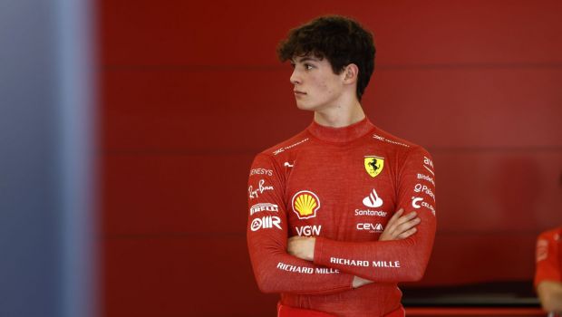 
	Pilot de 18 ani la Ferrari! Va concura în următorul Grand Prix din Formula 1
