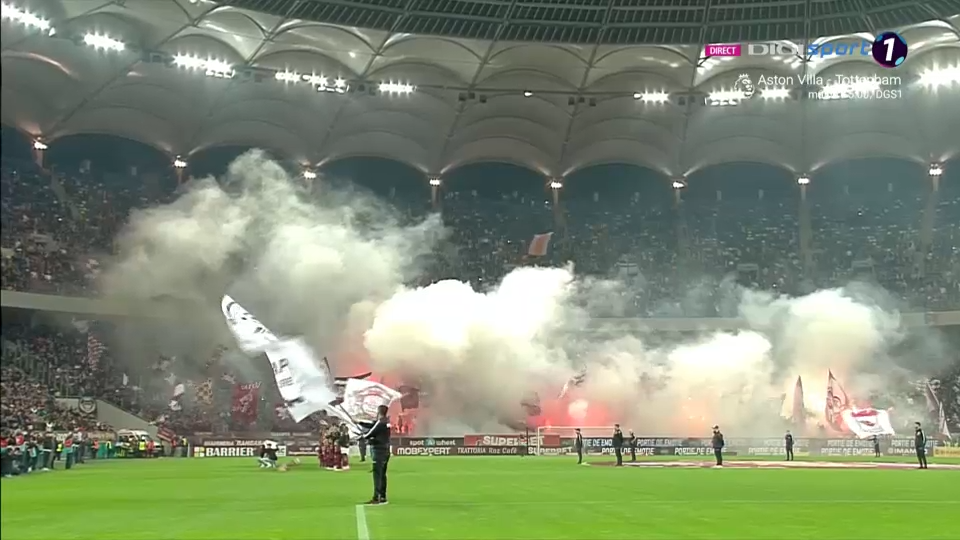 Atmosferă incendiară înainte de startul derby-ului Rapid - FCSB! Cum a arătat duelul galeriilor, în tribune_6
