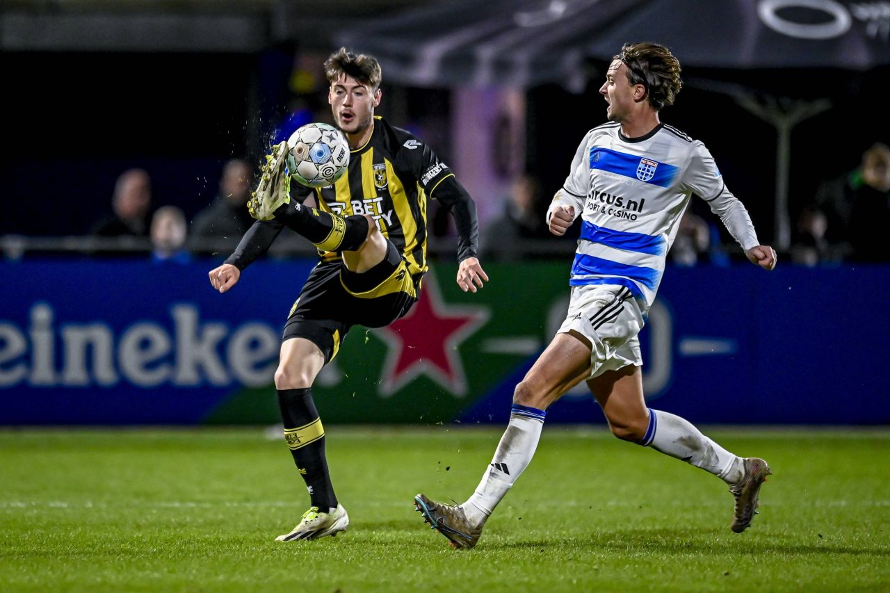 Adrian Mazilu, etapa și banca! Vârful de 3,5 milioane de euro e rezervă eternă și rămâne cu cele 4 minute de la debutul pentru Vitesse Arnhem_6