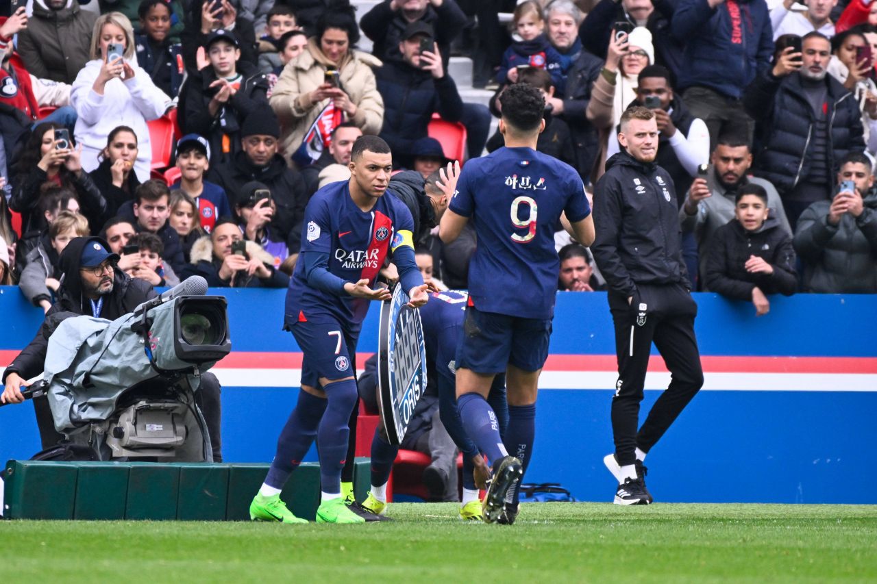 Ce s-a întâmplat cu Kylian Mbappe în meciul de duminică din Ligue 1, surpriza PSG - Reims 2-2_13