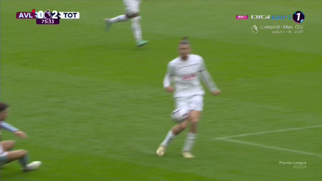 Sub centură! Radu Drăgușin a încasat o lovitură zdravănă în Aston Villa - Tottenham și s-a trântit pe gazon_19