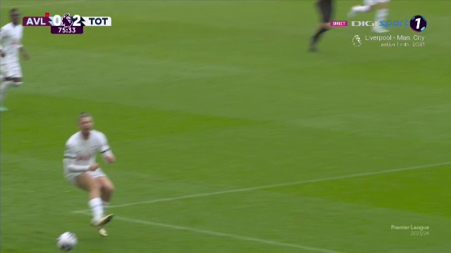 Sub centură! Radu Drăgușin a încasat o lovitură zdravănă în Aston Villa - Tottenham și s-a trântit pe gazon_21