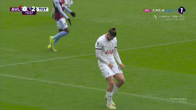 Sub centură! Radu Drăgușin a încasat o lovitură zdravănă în Aston Villa - Tottenham și s-a trântit pe gazon_27