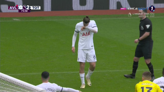 Sub centură! Radu Drăgușin a încasat o lovitură zdravănă în Aston Villa - Tottenham și s-a trântit pe gazon_28