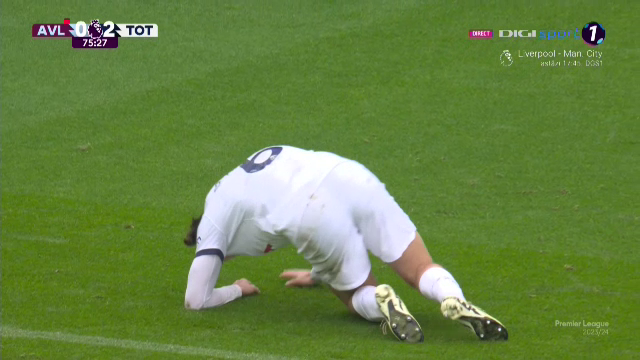 Sub centură! Radu Drăgușin a încasat o lovitură zdravănă în Aston Villa - Tottenham și s-a trântit pe gazon_8