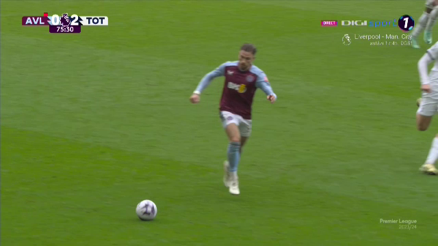 Sub centură! Radu Drăgușin a încasat o lovitură zdravănă în Aston Villa - Tottenham și s-a trântit pe gazon_10