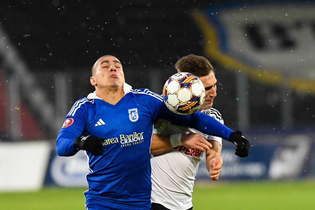 Juan Bauza, criticat aspru de Robert Niță după derby-ul cu FCU Craiova: "Nu poţi să te demarci în mers"_3