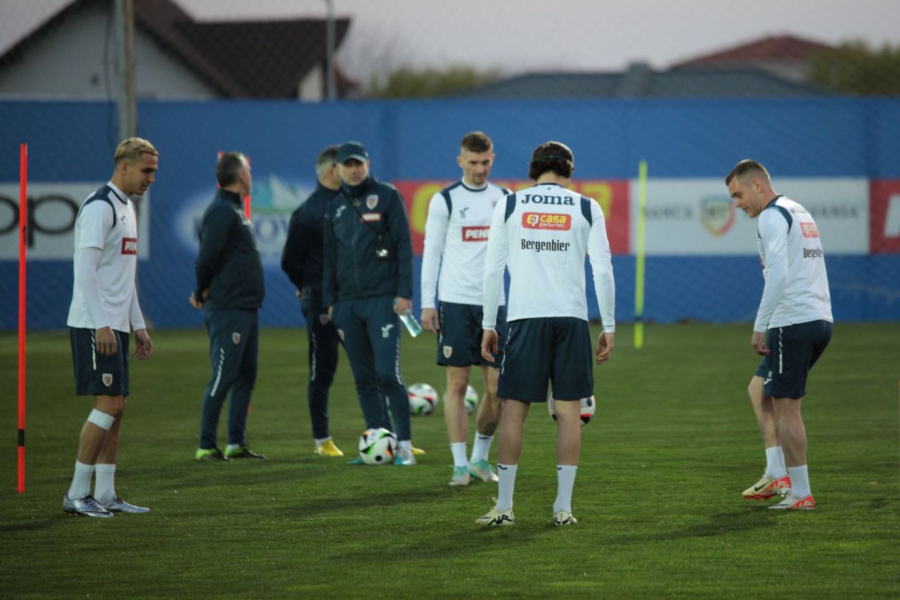 "Tricolorii" au primit mingile pentru Euro 2024. Edi Iordănescu, Jerry Gane și Gabi Bodescu, primii care le-au încercat_29