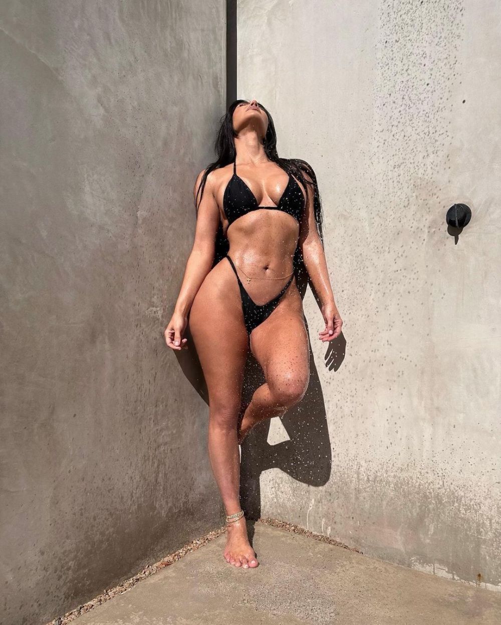 Cel mai sexy model de pe Instagram și-a luat bilete la EURO 2024! La ce meciuri va fi prezentă Kim Kardashian_48