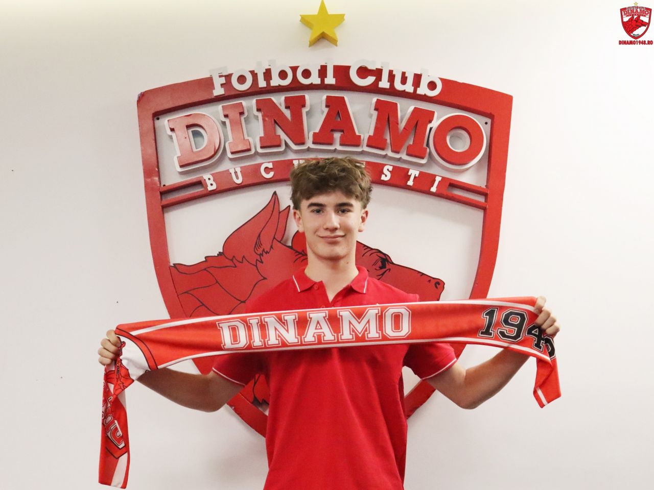 Cine sunt cei trei copii titulari la Dinamo în amicalul de azi cu Progresul Spartac. Unul este elev la Colegiul Național ”Sfântul Sava”!_2