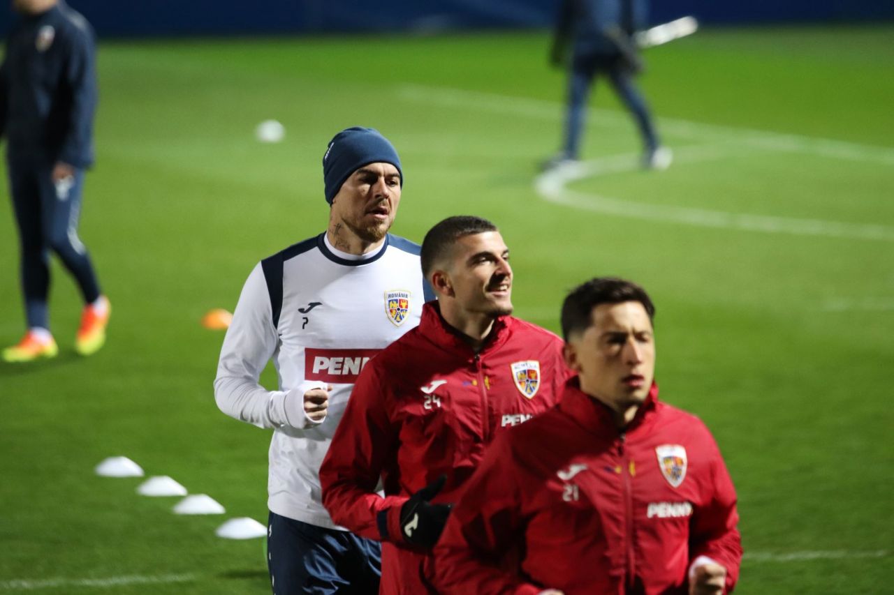 Edi Iordănescu și "tricolorii", chinuiți de frig la antrenamentul oficial de dinaintea meciului cu Irlanda de Nord_29