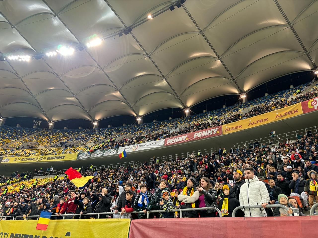Câți fani au asistat la meciul dintre România și Irlanda de Nord, pe Arena Națională_1