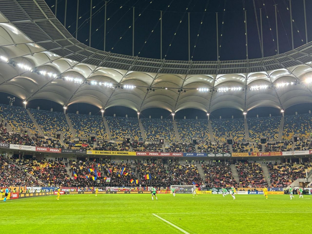Câți fani au asistat la meciul dintre România și Irlanda de Nord, pe Arena Națională_2