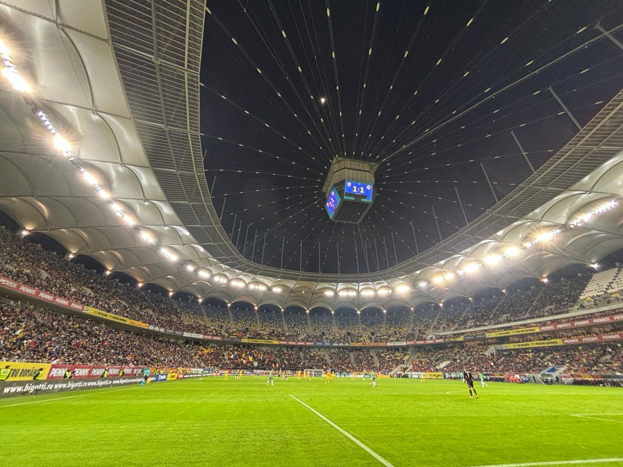 Câți fani au asistat la meciul dintre România și Irlanda de Nord, pe Arena Națională_5