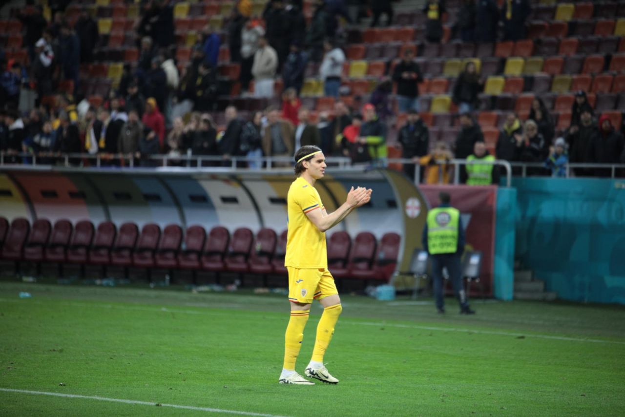 Cum a fost surprins Ianis Hagi la finalul meciului România - Irlanda de Nord + Ce au făcut fanii adversarilor_5
