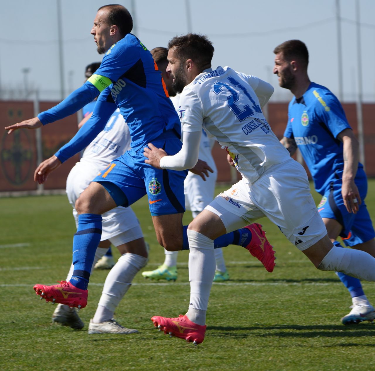 FCSB, remiză în amicalul cu Gloria Buzău! Liderul a luat gol chiar de la jucătorul împrumutat + Chiricheș, titular și căpitan_4
