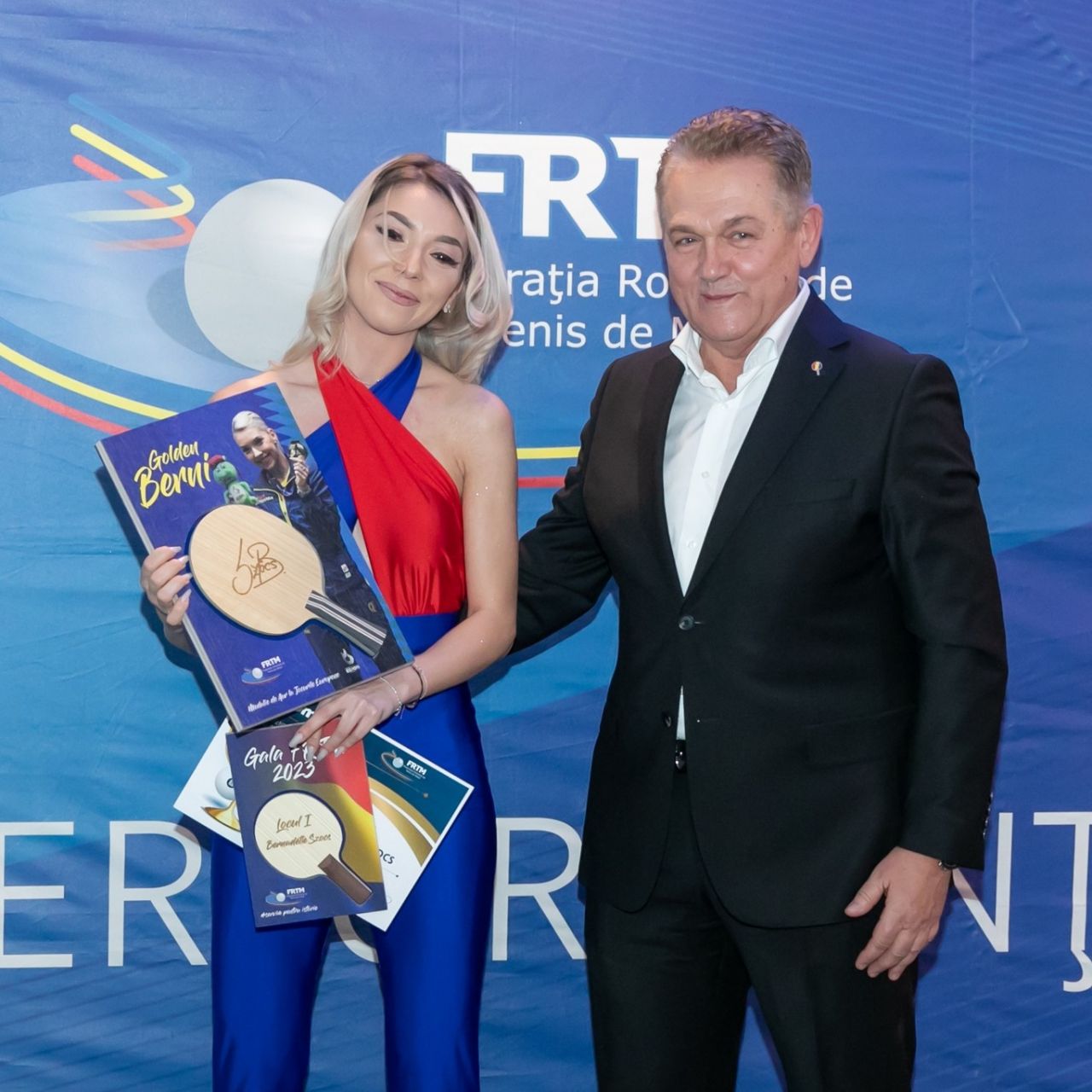 Bernadette Szocs trage tare pentru România! Dovada că jucătoarea de tenis de masă are 'agenda' făcută_101