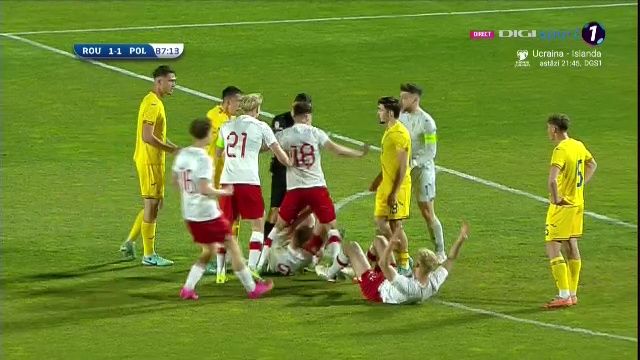 Tensiune la cote maxime! Momentul care a înghețat inima fanilor: Ce s-a întâmplat în minutul 87 în România - Polonia U20_12