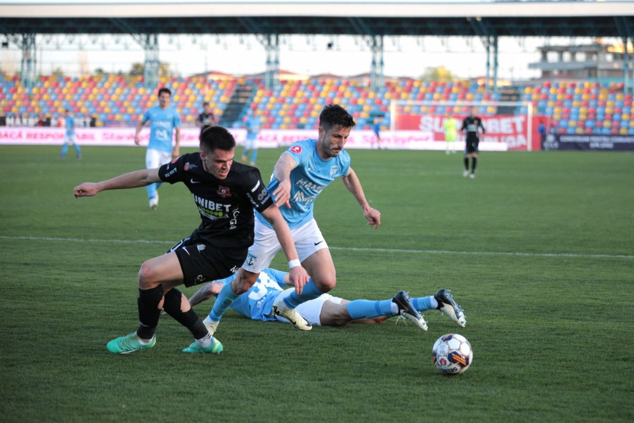 "Cu asemenea lacune, e greu". Daniel Paraschiv, reacție sinceră după înfrângerea cu U Cluj_3
