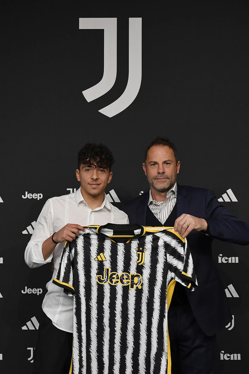 Juventus și-a găsit o nouă "perlă"! Cine este jucătorul de 18 ani care a semnat cu "bianconerii" până în 2026_2