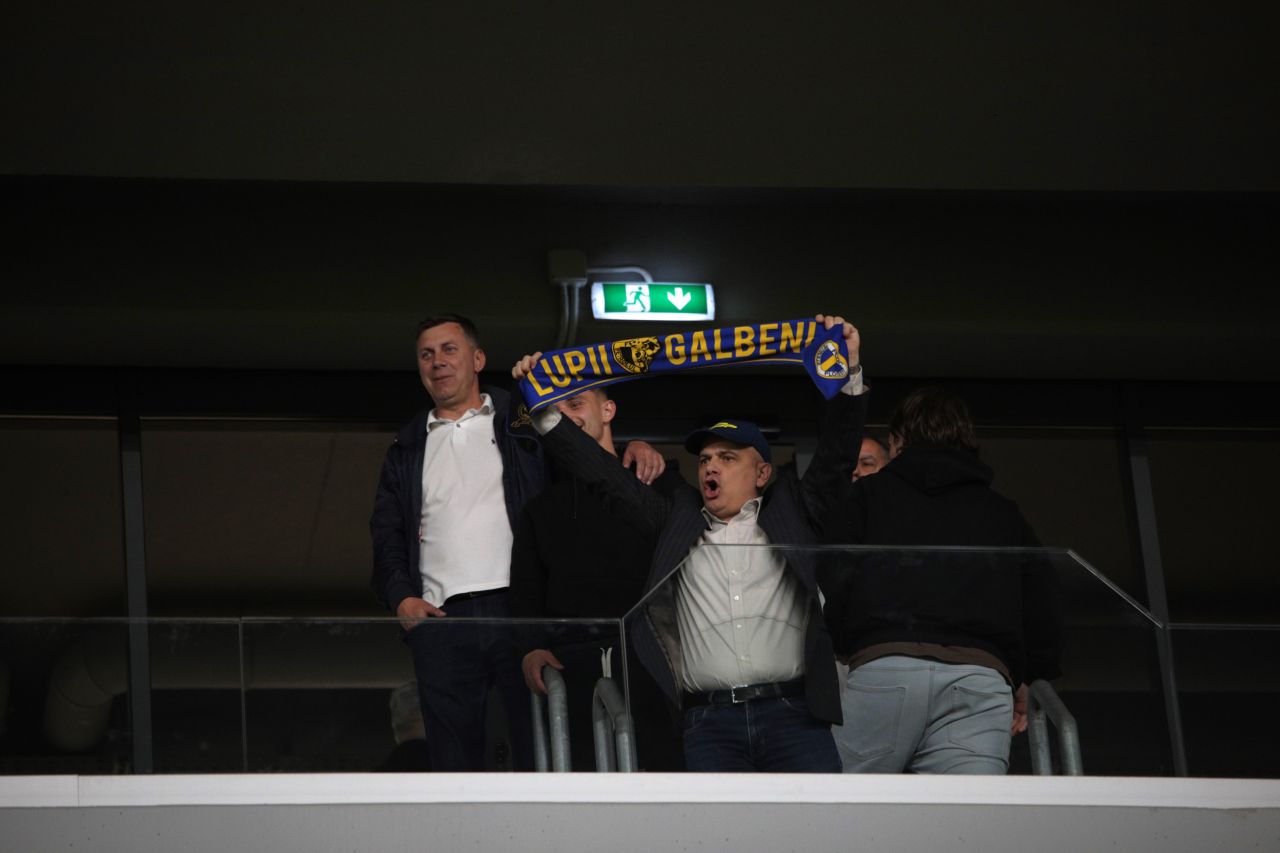 Mircea Lucescu a urmărit meciul de pe Arcul de Triumf din loja Petrolului!_10
