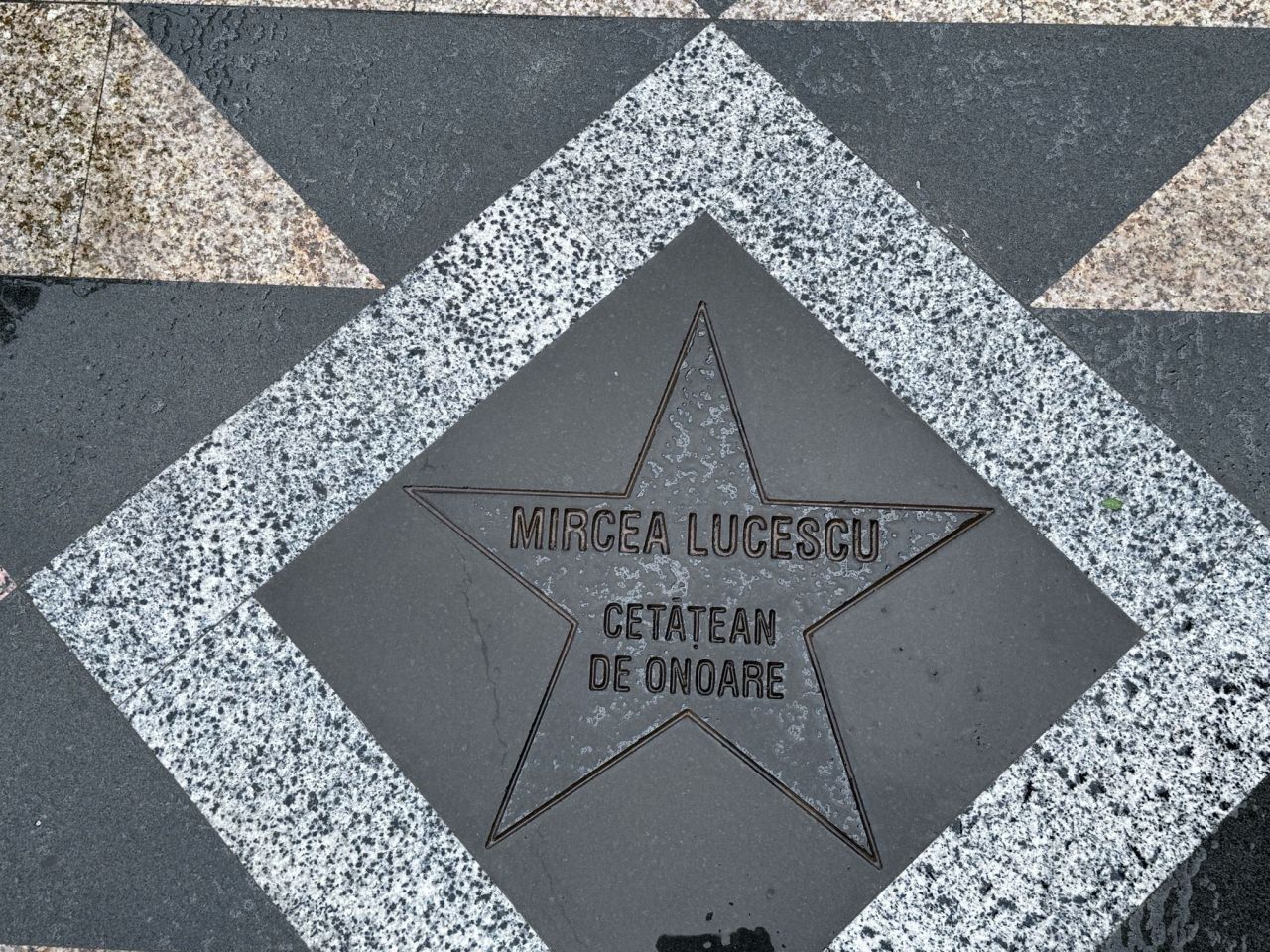 Ca la Hollywood! Cum arată ”Walk of Fame”-ul de la Hunedoara. Mircea Lucescu a venit să-l vadă cu ochii săi_2