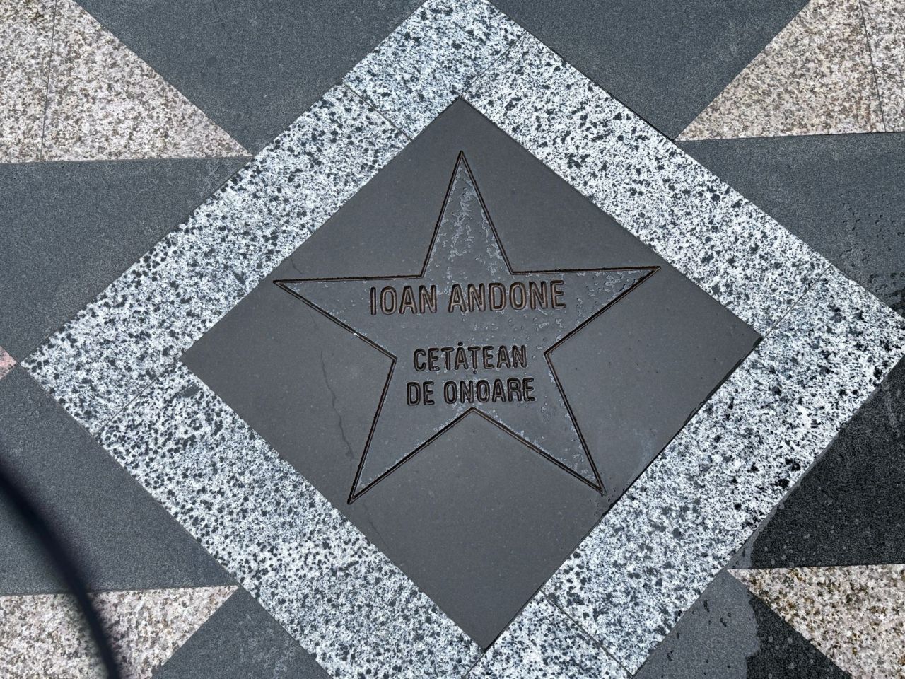 Ca la Hollywood! Cum arată ”Walk of Fame”-ul de la Hunedoara. Mircea Lucescu a venit să-l vadă cu ochii săi_4