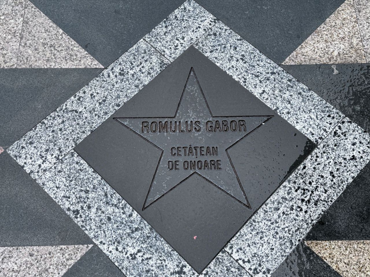 Ca la Hollywood! Cum arată ”Walk of Fame”-ul de la Hunedoara. Mircea Lucescu a venit să-l vadă cu ochii săi_5