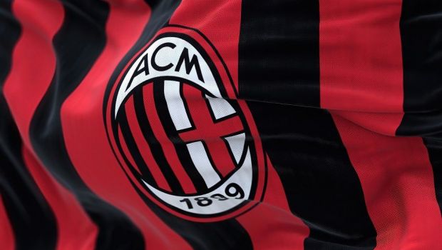
	AC Milan pune la bătaie 50.000.000&euro; pentru primul transfer al verii
