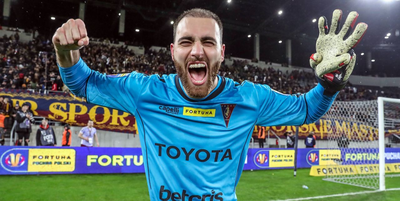 Valentin Cojocaru, românul care e aproape de două trofee în fotbalul european! "Singurul lucru care îmi lipsește acum este familia". Care e visul fostului campion cu FCSB_1