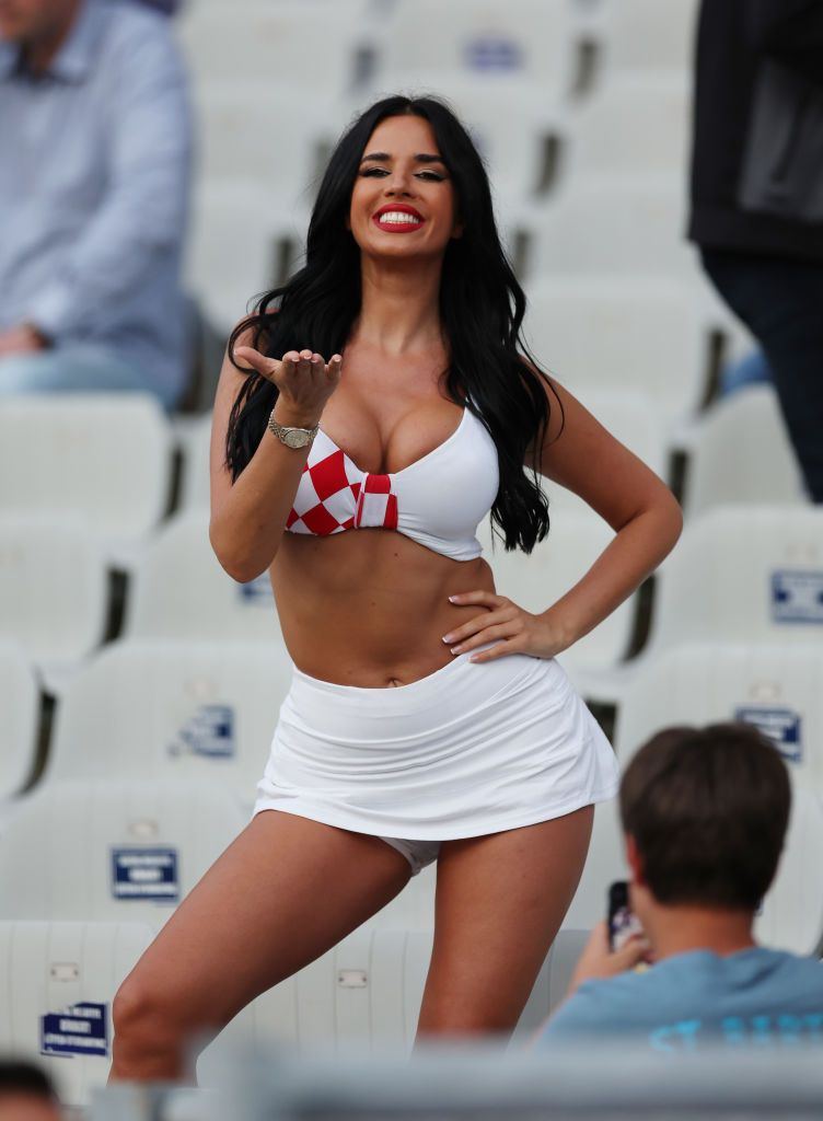 Ivana Knoll se pregătește de EURO 2024 în cele mai incendiare ținute! Fanii au reacționat imediat când au văzut-o așa_430