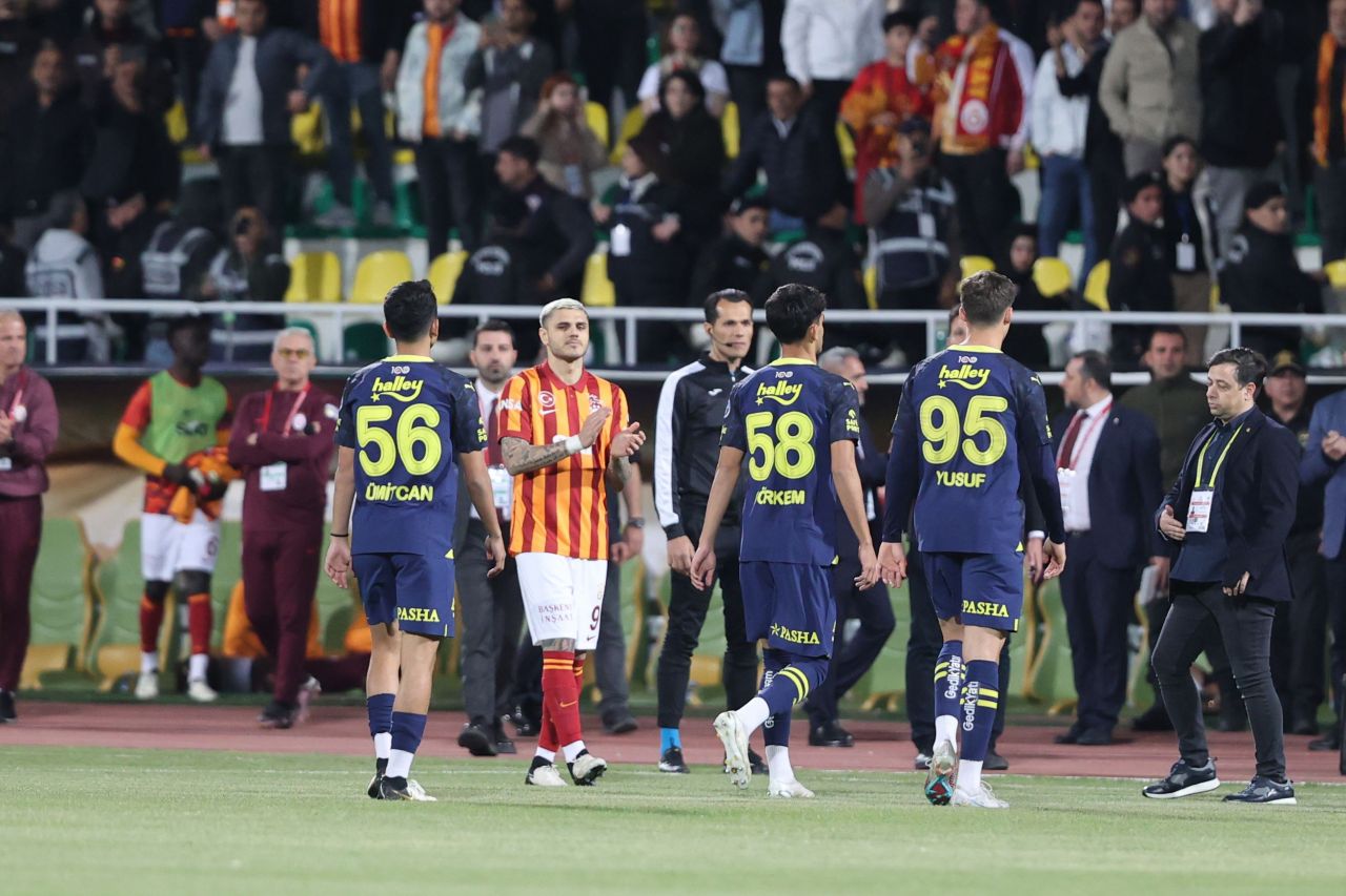 Haos în Supercupa Turciei: Fenerbahce a trimis echipa U19 și a ieșit de pe teren după două minute! „Apărăm adevărul!”_1