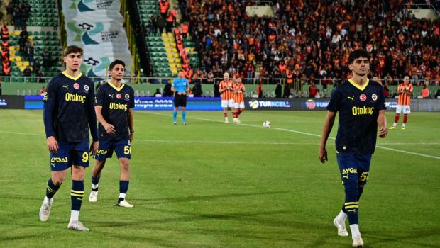 
	Haos în Supercupa Turciei: Fenerbahce a trimis echipa U19 și a ieșit de pe teren după două minute! &bdquo;Apărăm adevărul!&rdquo;
