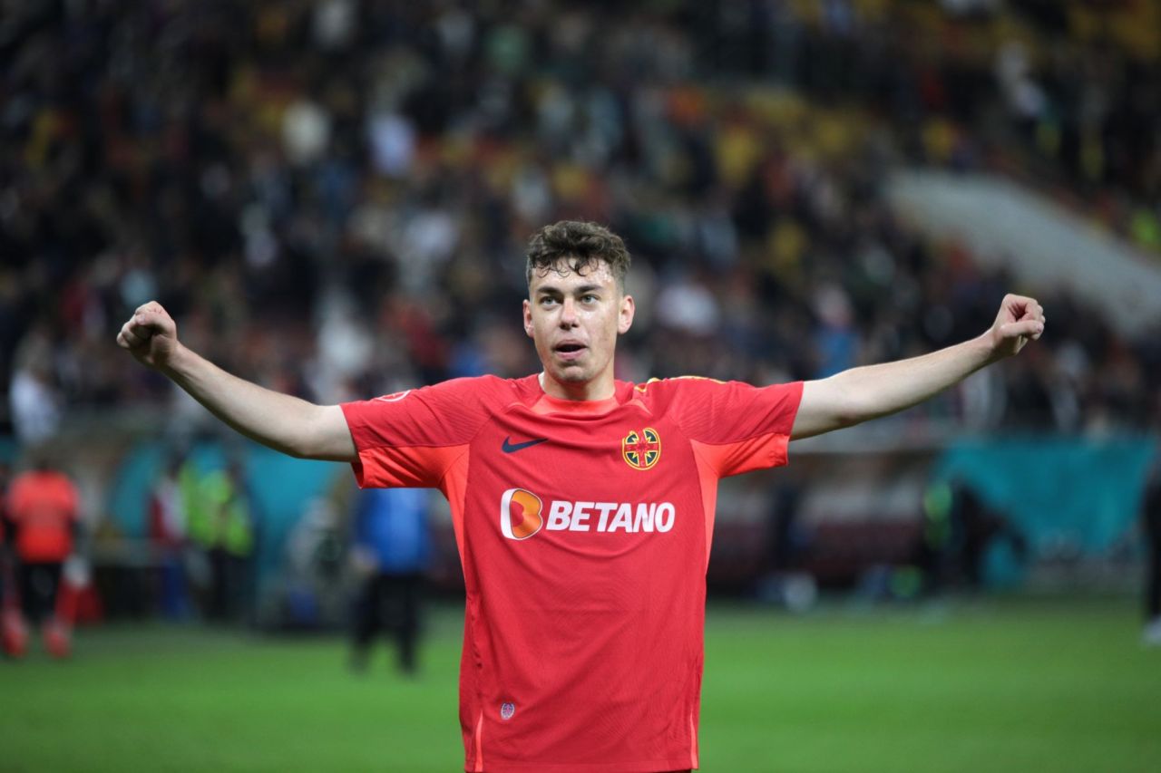 Radaslavescu a uitat de supărare! Cum a fost surprins la meciul cu Universitatea Craiova_25