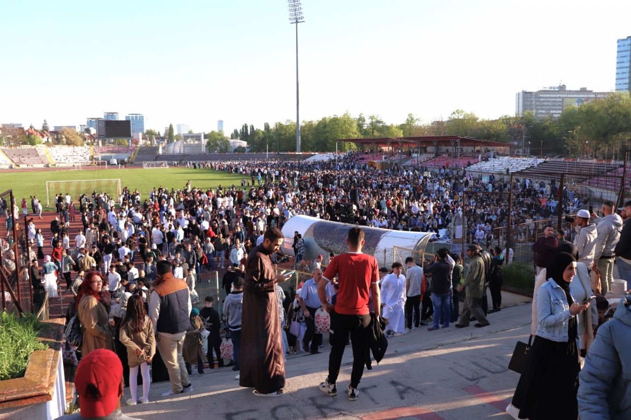 Au venit musulmanii la Dinamo, dar nu vreun șeic miliardar. Ultimul mare eveniment pe vechiul stadion, cu peste 5.000 de oameni _21