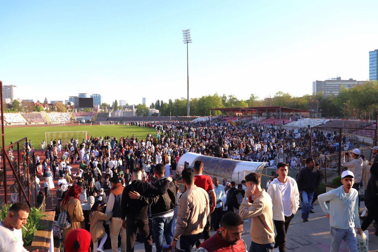 Au venit musulmanii la Dinamo, dar nu vreun șeic miliardar. Ultimul mare eveniment pe vechiul stadion, cu peste 5.000 de oameni _26