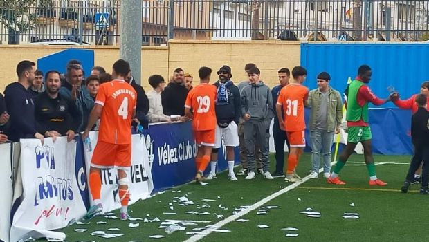 
	Un club istoric din Spania a ajuns sub pragul sărăciei: fanii le-au dat jucătorilor 640 de euro și o paletă de jamón!
